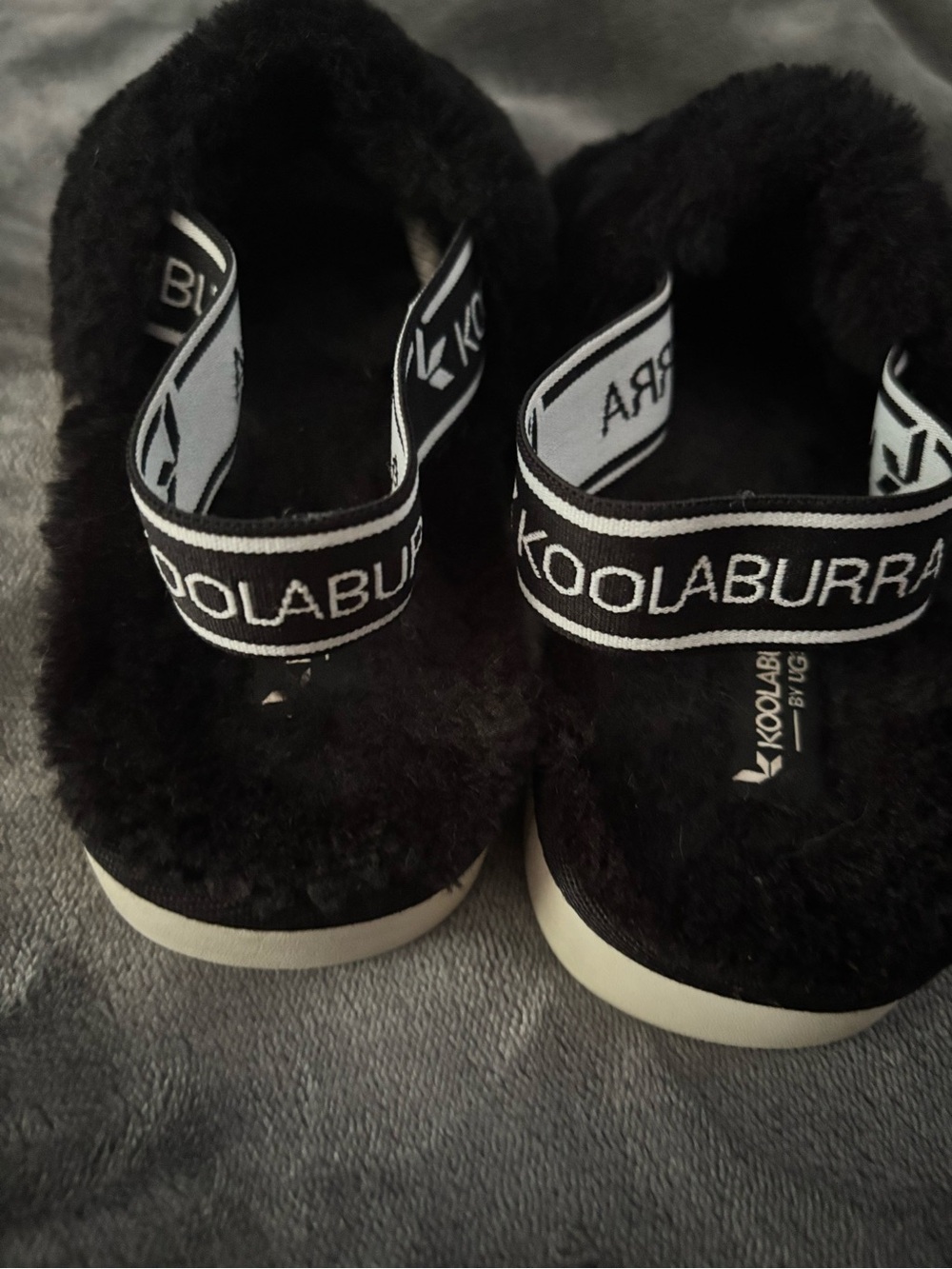 Koolaburra Kids Black Fuzzy Slide Sandals with Cream Sole - Picture 5 of 6
